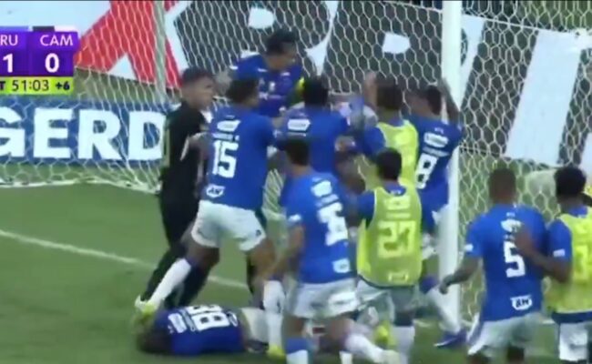 Brésil : 23 cartons rouges lors de la finale Cruzeiro-Atlético Mineiro, après une bagarre géante — photo