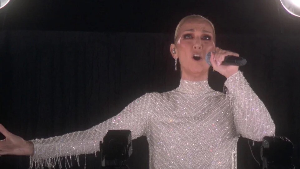 Celine Dion announces a tour in Paris starting in September 2006, six years after the cancellation of her European tour