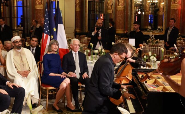 Iftar de la Paix 2026 : Hassen Chalghoumi et Omar Harfouch réunissent à Paris diplomates, responsables politiques et religieux, en présence de l’ambassadeur des États-Unis Daniel Topic Iftar de la Paix 2026 : Hassen Chalghoumi et Omar Harfouch réunissent à Paris diplomates, responsables politiques et religieux, en présence de l’ambassadeur des États-Unis. (Daniel Topic)