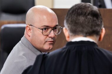 À Orange, la justice écarte Yann Bompard de la mairie à la veille des municipales