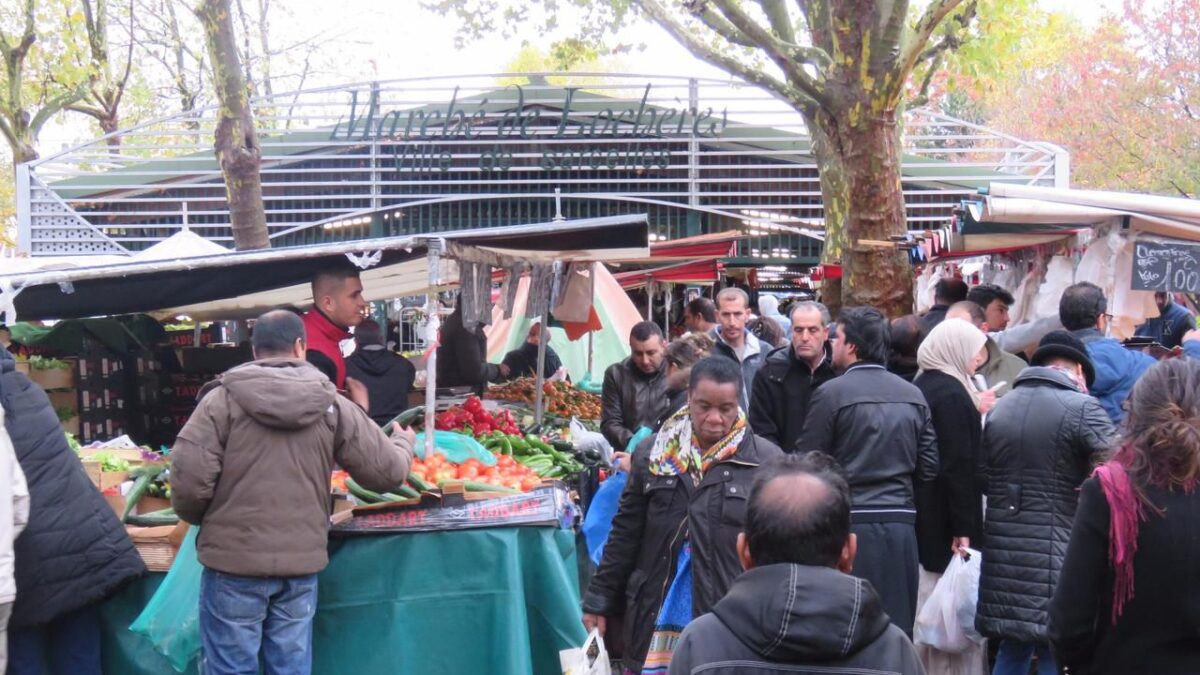 À Sarcelles, le marché devient la scène centrale de la bataille municipale