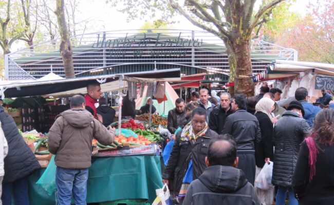 À Sarcelles, le marché devient la scène centrale de la bataille municipale