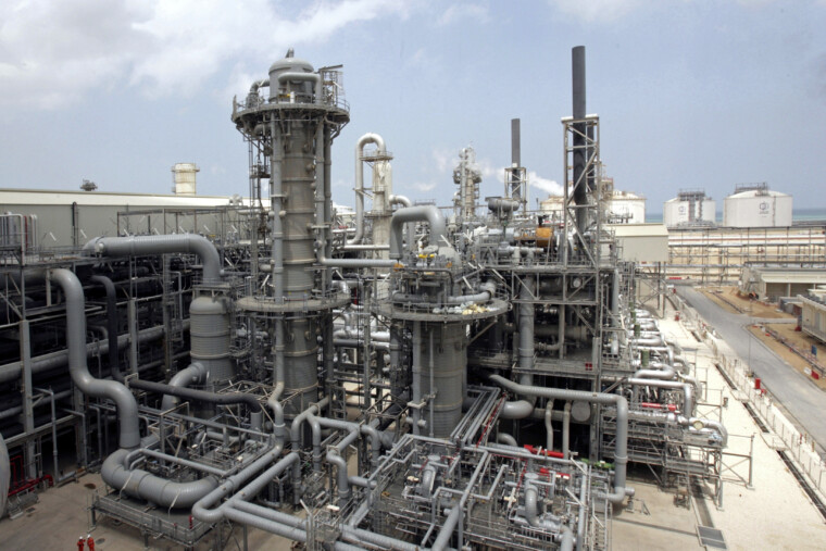Le Qatar suspend la production de gaz naturel liquéfié. Le prix du gaz européen augmente de 50%