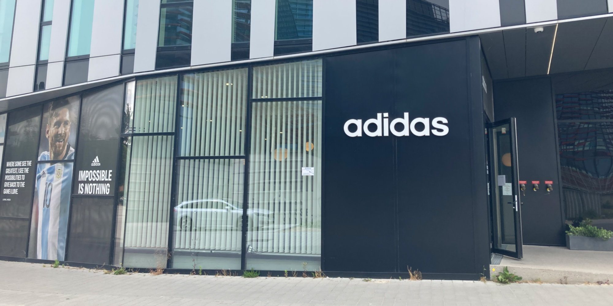 Adidas recule nettement à la Bourse de Francfort