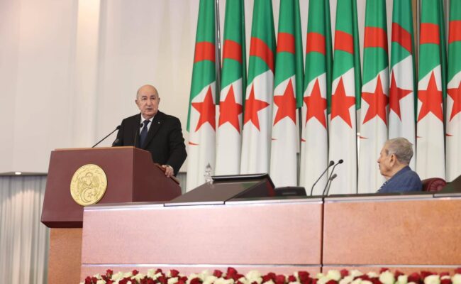 Alger recule sur les « excuses » : la loi mémorielle devient un signal, pas une bombe