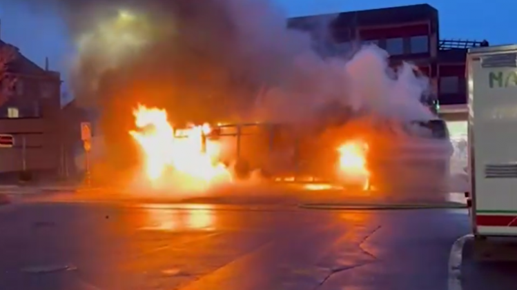 Autocar en flammes à Chiètres : plusieurs morts, la Suisse sous le choc