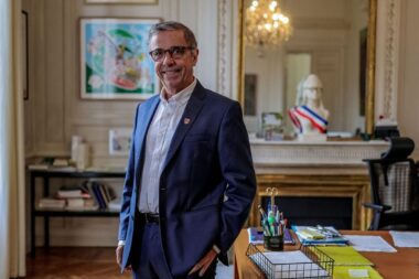 Bordeaux : le maire écologiste Pierre Hurmic conserve l’avantage au premier tour des municipales