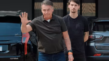 Brésil : Jair Bolsonaro sorti des soins intensifs après une infection pulmonaire