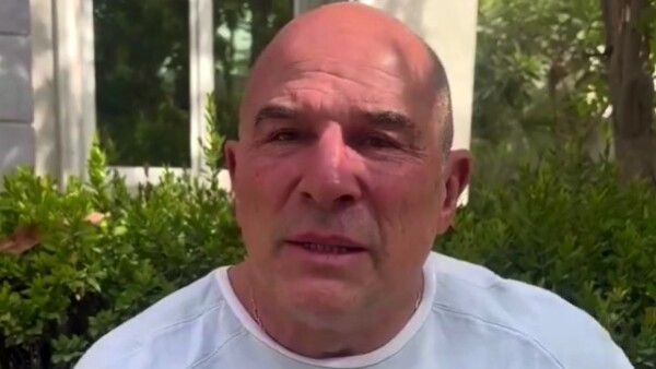 VIDÉO - "Ils font honte à la France!" Vincent Moscato, en vacances à Dubaï, fracasse les influenceurs qui dramatisent la situation pour le buzz