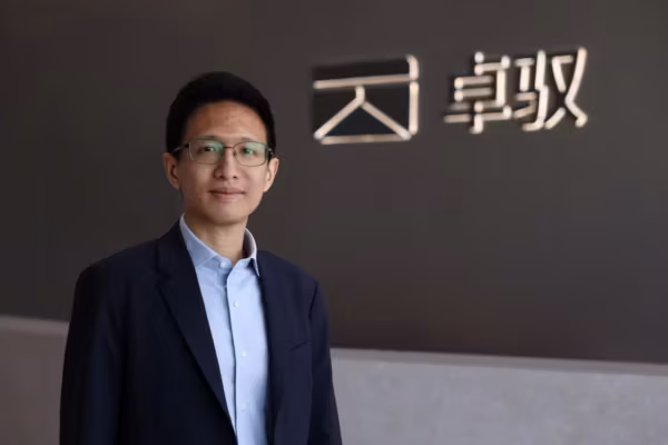 Chine : une start-up développe une IA de conduite autonome plus rapide que son propre PDG