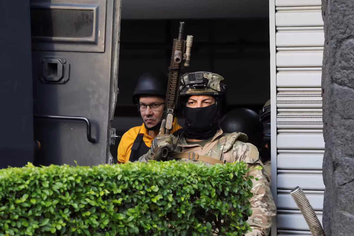 Costa Rica : un ancien juge suprême extradé vers les États-Unis, une première historique