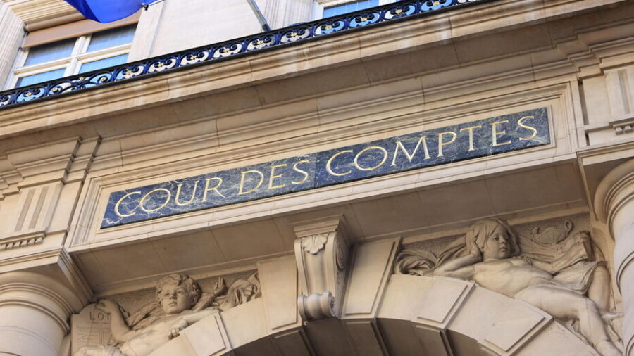 Décarboner l’industrie : la Cour des comptes salue l’effort, pointe le plafond de verre