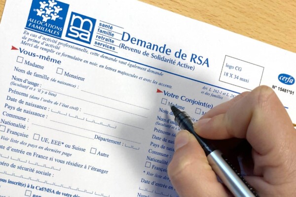 Des allocataires du RSA et la CGT attaquent le département du Finistère en justice