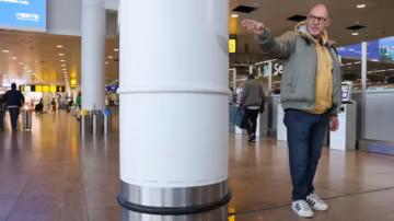 Dix ans après les attentats de Bruxelles, un survivant lutte encore pour sa santé et une indemnisation