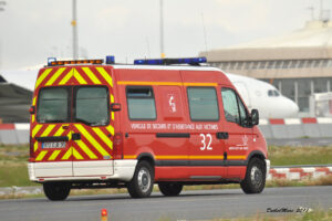 Dix blessés légers dans une collision entre un bus et une voiture près de Roissy
