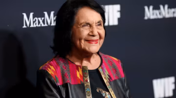 Dolores Huerta accuse Cesar Chavez d’agression sexuelle, de nouvelles révélations secouent son héritage