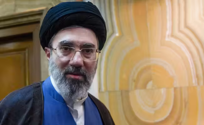 En Iran, Mojtaba Khamenei porté au pouvoir par les Gardiens de la révolution et toujours silencieux