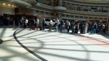 États-Unis : Elon Musk propose de payer les agents de la TSA en pleine crise budgétaire