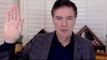 États-Unis : l’ancien patron du FBI James Comey assigné à comparaître dans une enquête sensible visant l’ère Obama