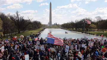 États-Unis : une mobilisation massive contre Trump, des millions d’Américains dans la rue pour dire “No Kings”
