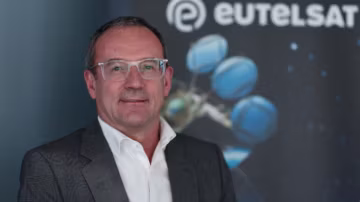 Eutelsat explore une alliance avec l’Inde pour réduire sa dépendance à SpaceX et Ariane