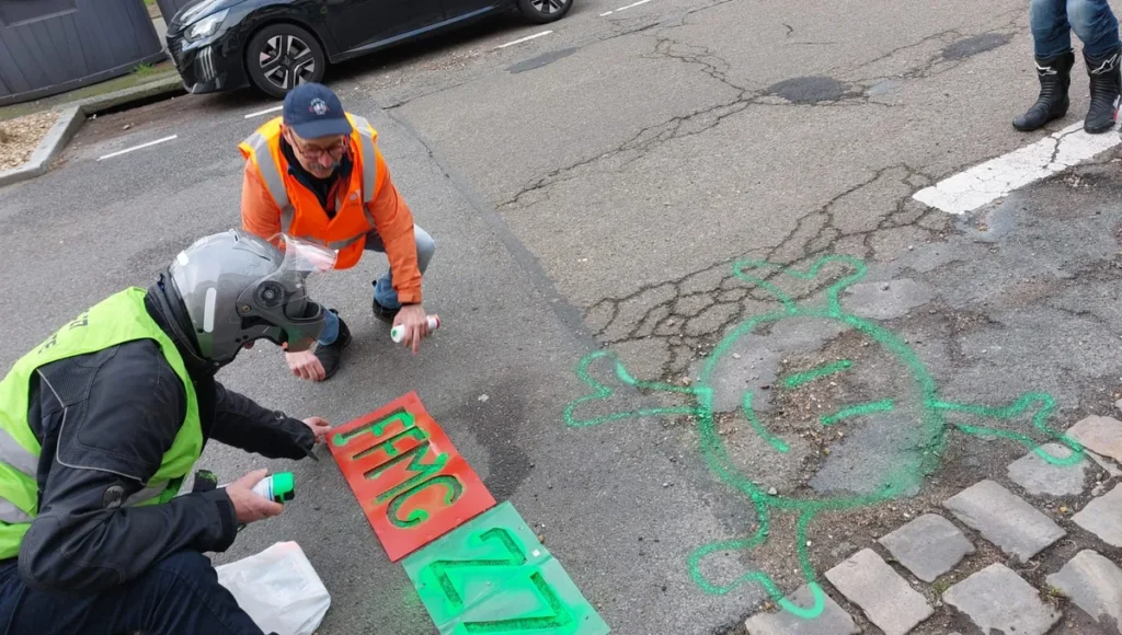 Évreux : motards et cyclistes s’allient contre les routes dégradées