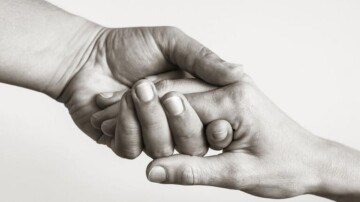 Face a l'urgence, des foyers ouvrent leur porte a des inconnus