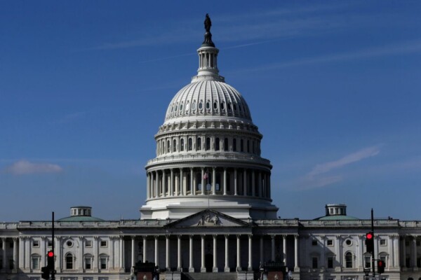 Aux États-Unis, des démocrates au Congrès réclament un débat sur le soutien militaire à Israël