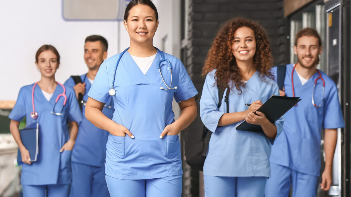 Hôpitaux : plus de 10 000 nouveaux internes attendus en novembre, du jamais-vu