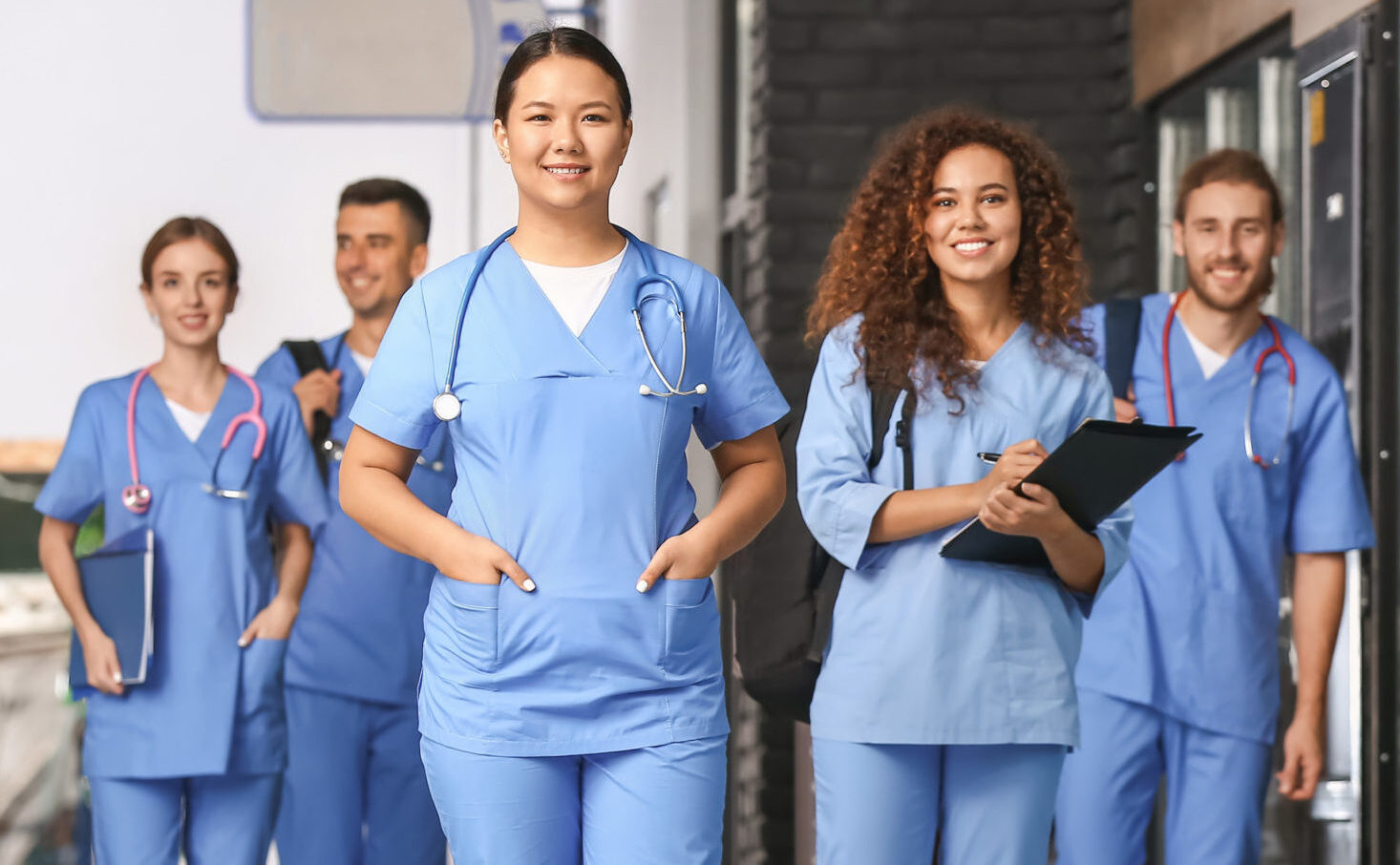 Hôpitaux : plus de 10 000 nouveaux internes attendus en novembre, du jamais-vu