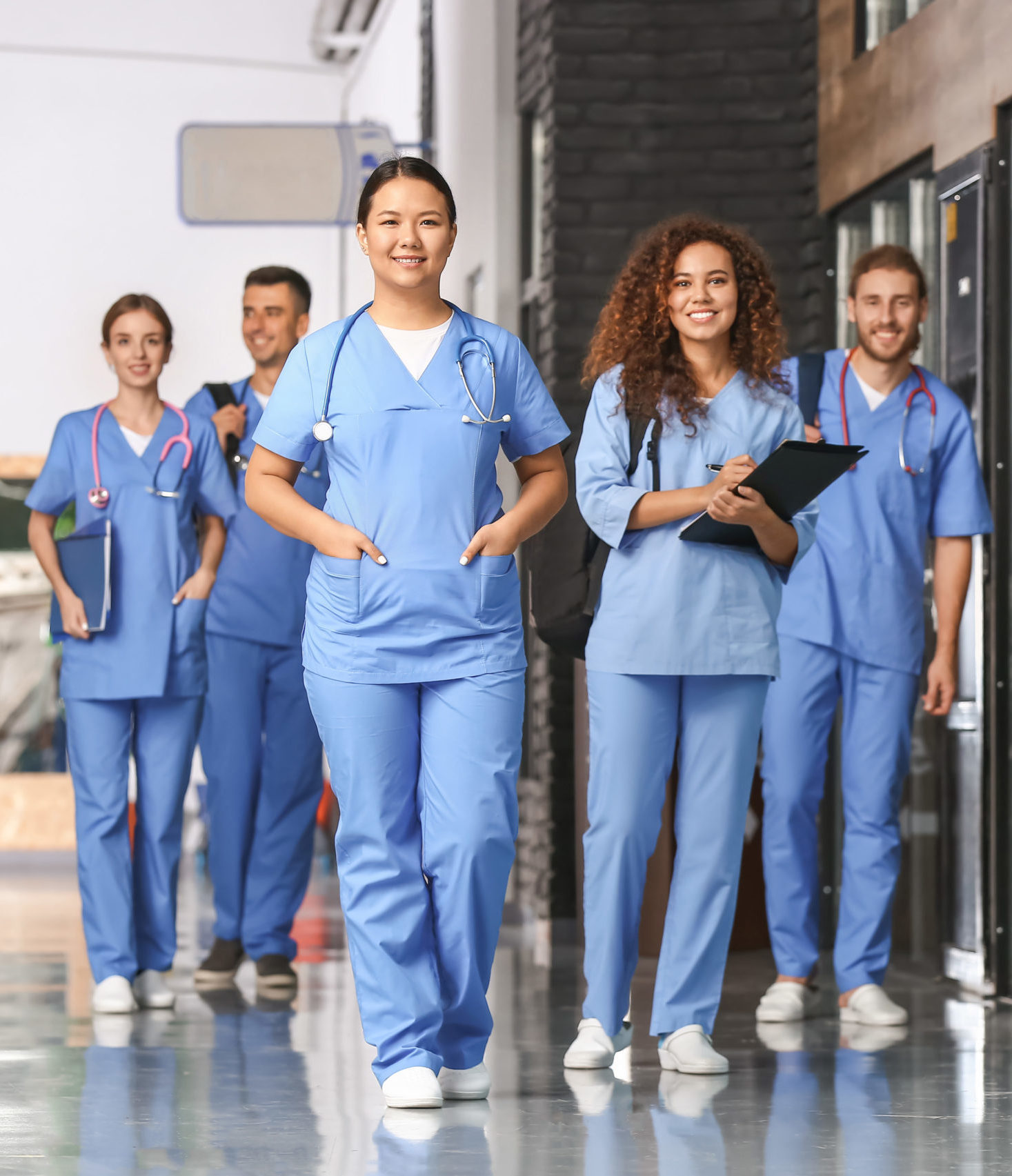 Hôpitaux : plus de 10 000 nouveaux internes attendus en novembre, du jamais-vu