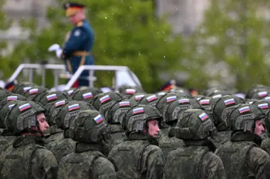 Huit dirigeants européens demandent l’interdiction de visa pour les militaires russes impliqués en Ukraine