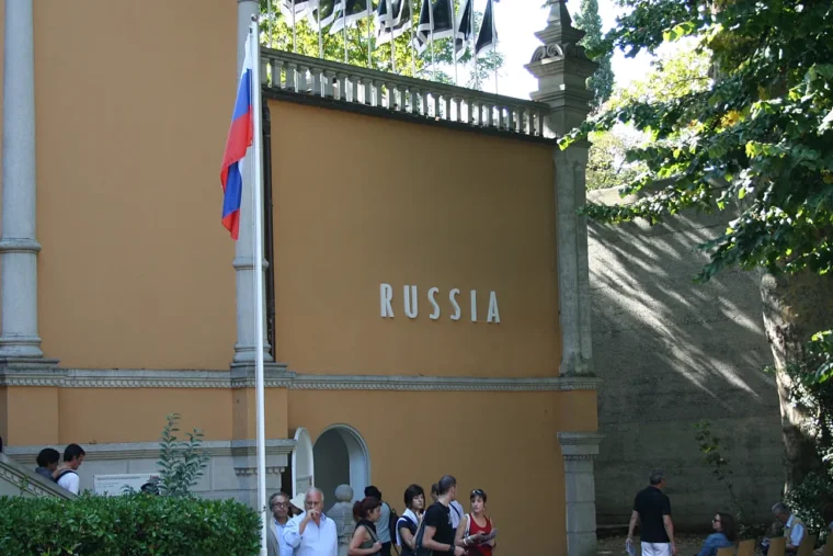 Biennale de Venise 2026 : l’Ukraine demande l’exclusion de la Russie