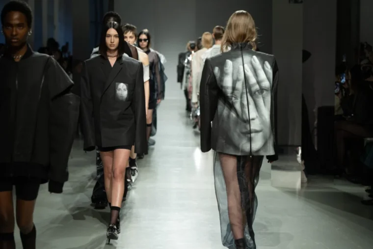 Fashion Week de Paris : la marque Hayeli présente sa collection « Multiple » entre art et techno-couture
