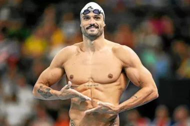 Florent Manaudou se lance dans la comédie avec la série “A priori”