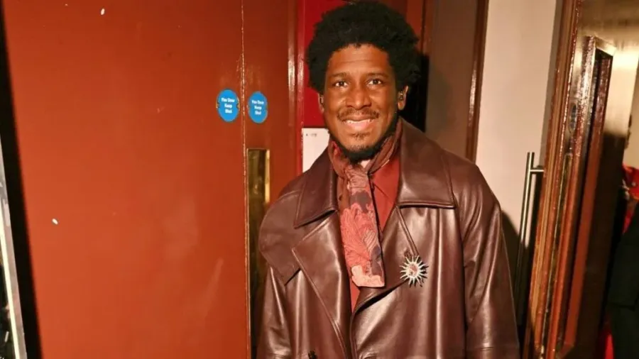 Labrinth rompt avec « Euphoria » dans un message explosif