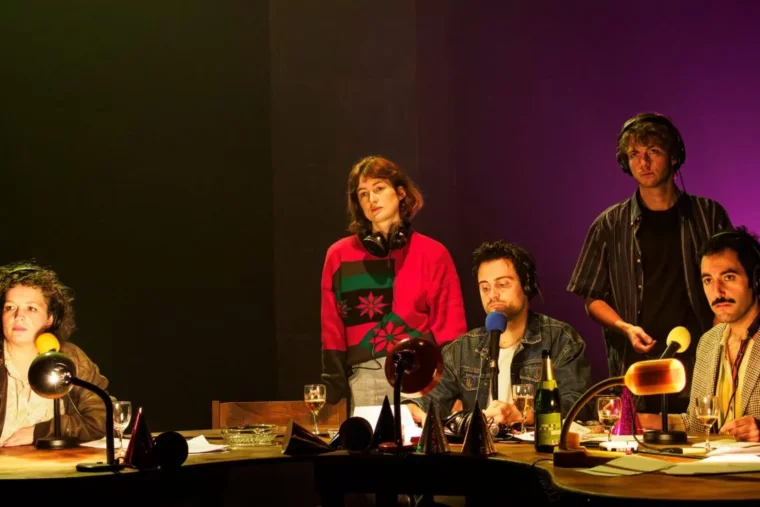 Une libre antenne de Fréquence Gaie renaît sur scène au Théâtre Paris-Villette