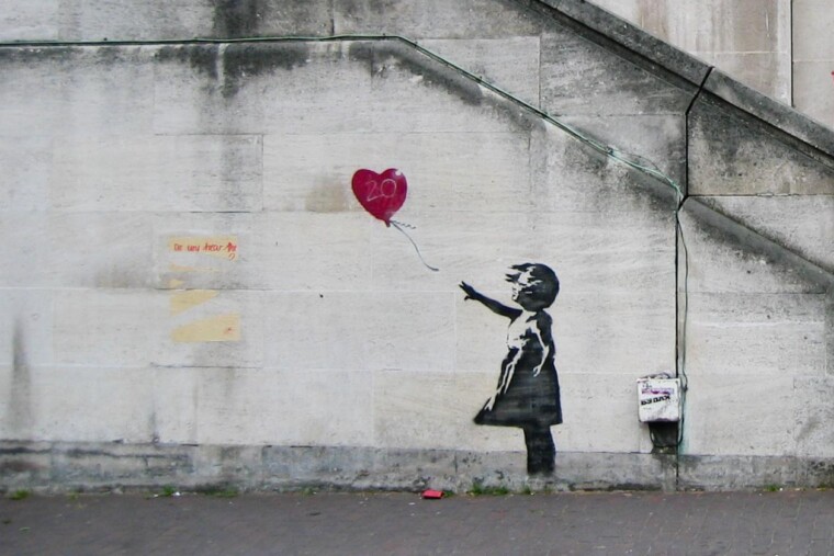 L’identité de Banksy relancée par une enquête, son anonymat toujours débattu