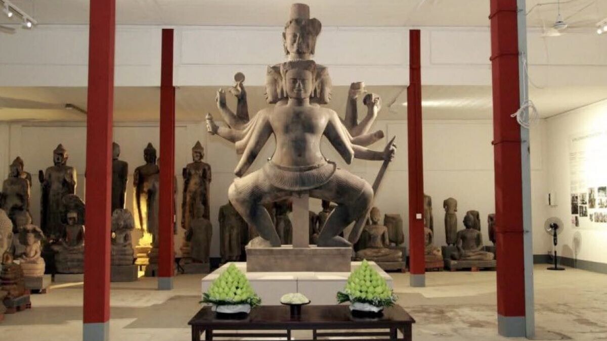 Au Cambodge, une statue de Shiva restaurée après avoir été brisée en milliers de fragments