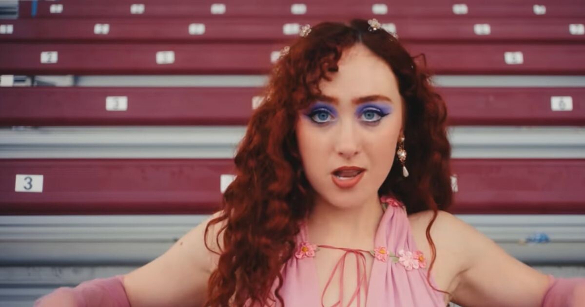 Chappell Roan criticized by footballer Jorginho after an incident with his stepdaughter in Brazil