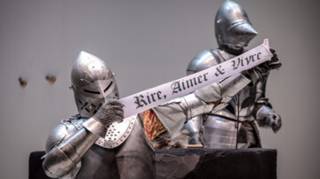 “Les héros ne dorment jamais” : la Comédie-Française revisite le mythe de Perceval avec finesse et poésie