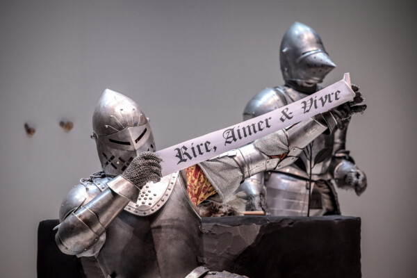 “Les héros ne dorment jamais” : la Comédie-Française revisite le mythe de Perceval avec finesse et poésie “Les héros ne dorment jamais” : la Comédie-Française revisite le mythe de Perceval avec finesse et poésie