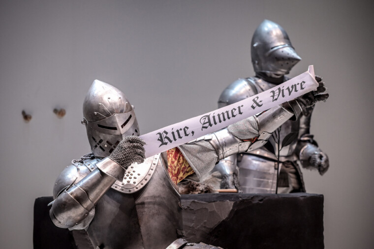 “Les héros ne dorment jamais” : la Comédie-Française revisite le mythe de Perceval avec finesse et poésie