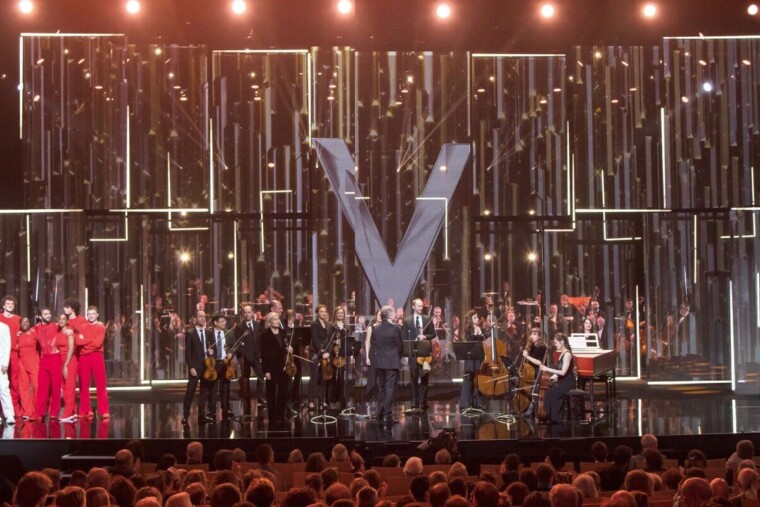 Aux Victoires de la musique classique, la reprise d’“Ah les crocodiles” amuse Julien Doré