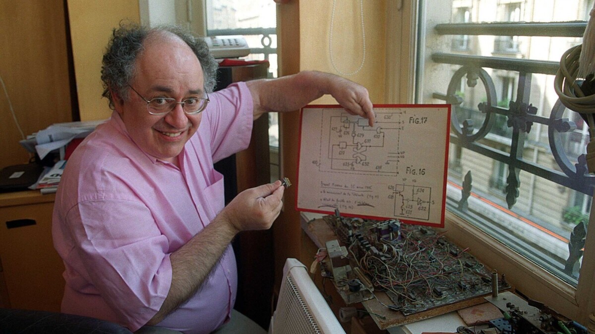 C’était un 25 mars : Invention de la carte à puce par Roland Moreno