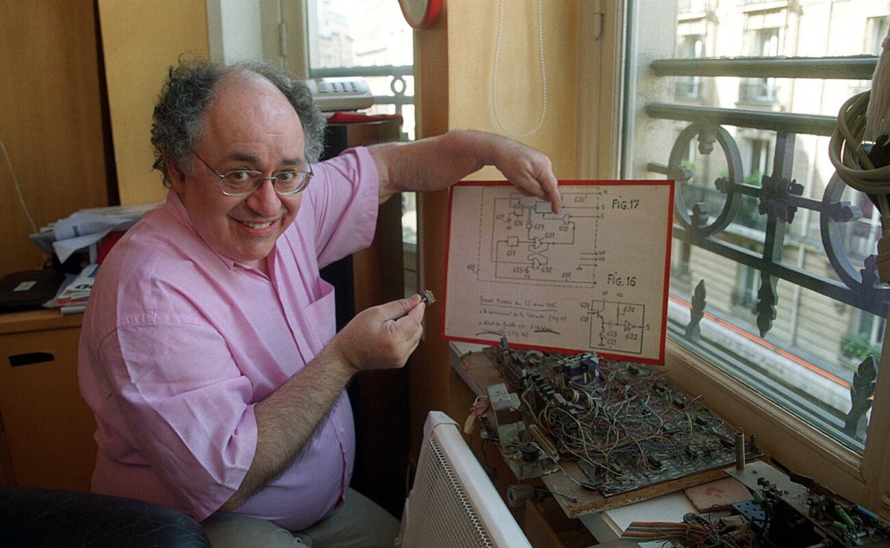 C’était un 25 mars : Invention de la carte à puce par Roland Moreno