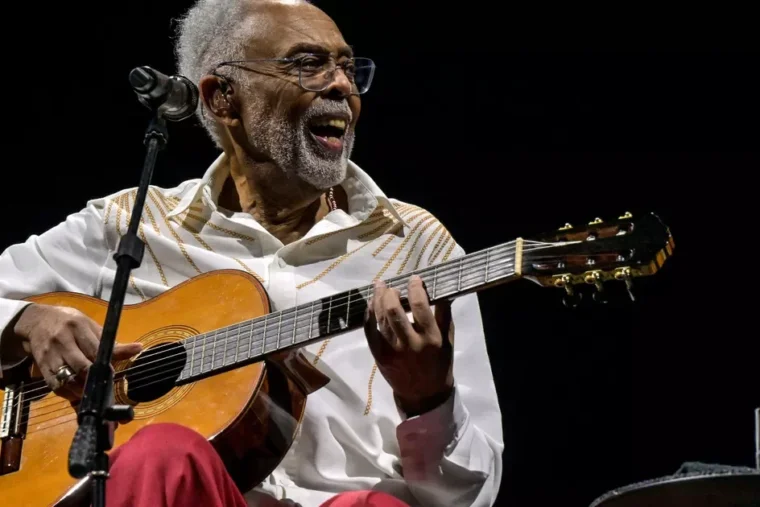 Icône du tropicalisme, Gilberto Gil clôt sa tournée à 83 ans