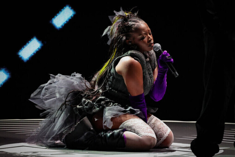 “Melodrama” de Disiz et Theodora devient le plus long numéro 1 en France