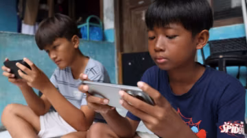 Indonésie : Meta et Google sommés de se conformer aux nouvelles règles strictes sur les mineurs