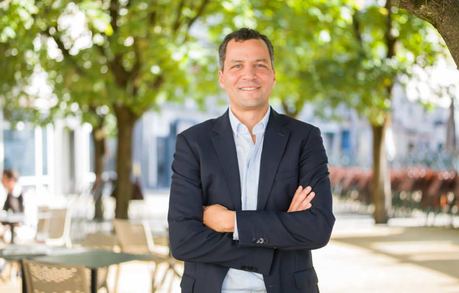 Karim Bouhassoun, un philosophe engagé entre conseil politique et transmission